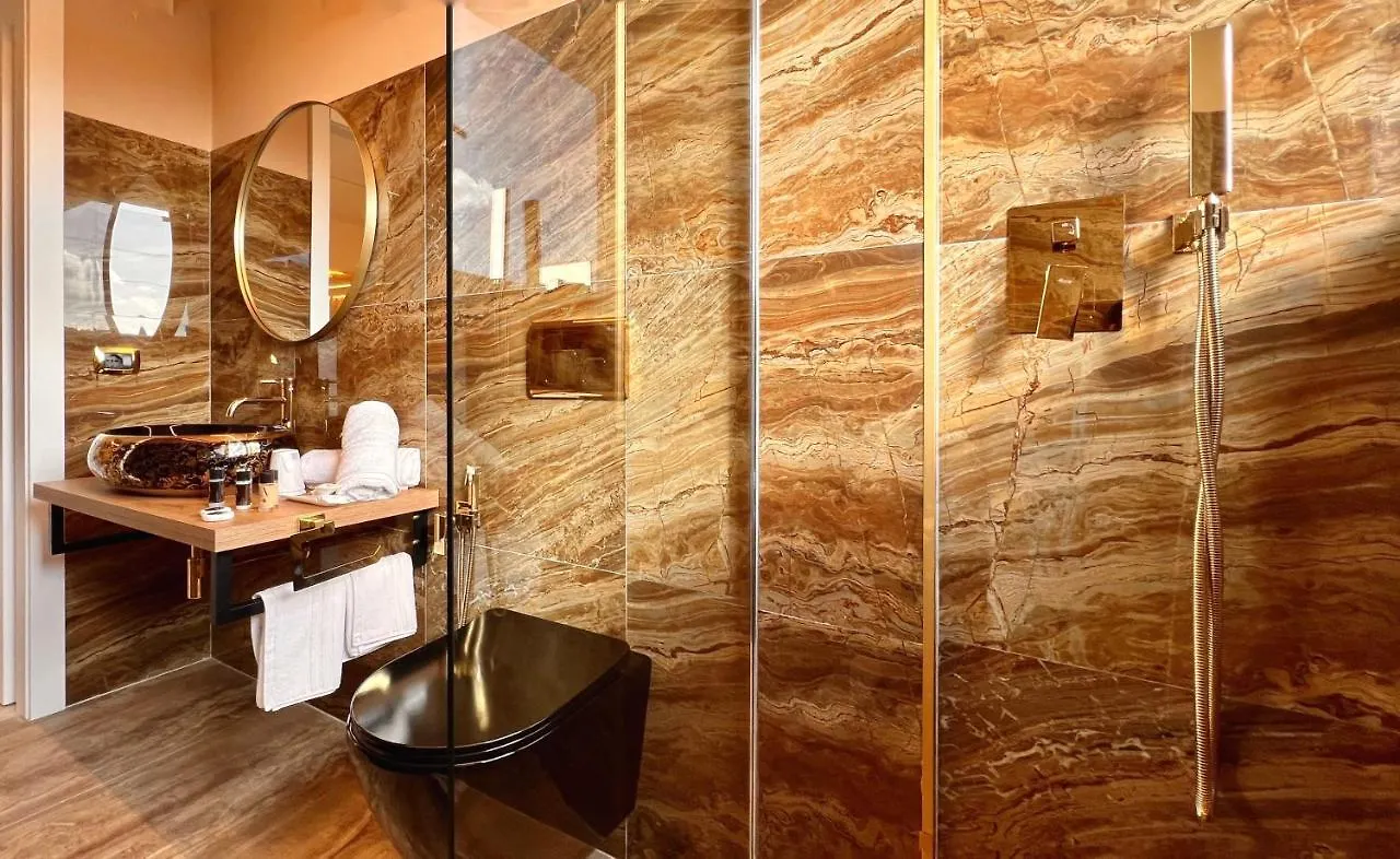 Secret Suites Panoramic مونتيكاتيني تيرمي 0*,